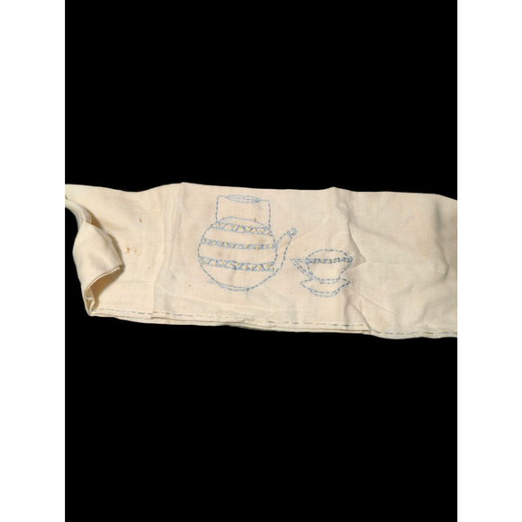 4 Vintage Hand Embroidered Tea Towels - Picture 1 of 14